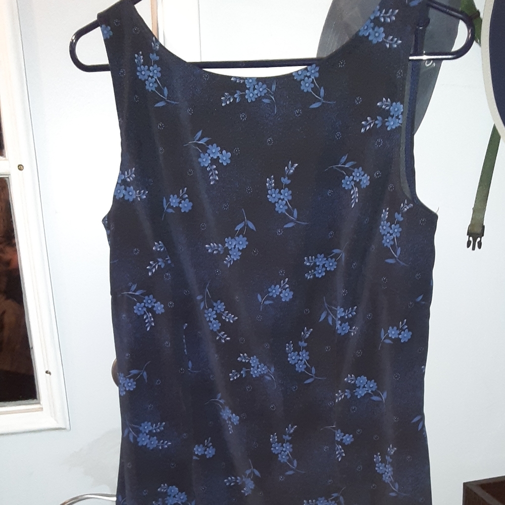 *BOGO FREE* Ladies Dress sz L